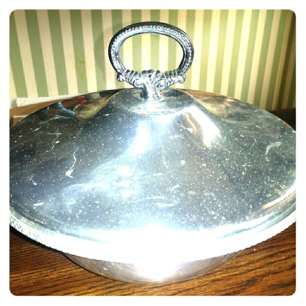 Vintage BW Buenilum Hammered Alum Covered Bowl
